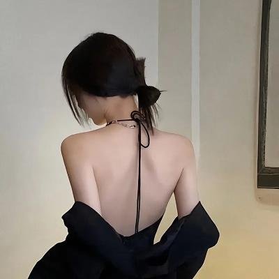 金权性内幕封面